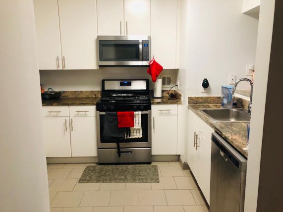 20 River Court LeaseBreak com