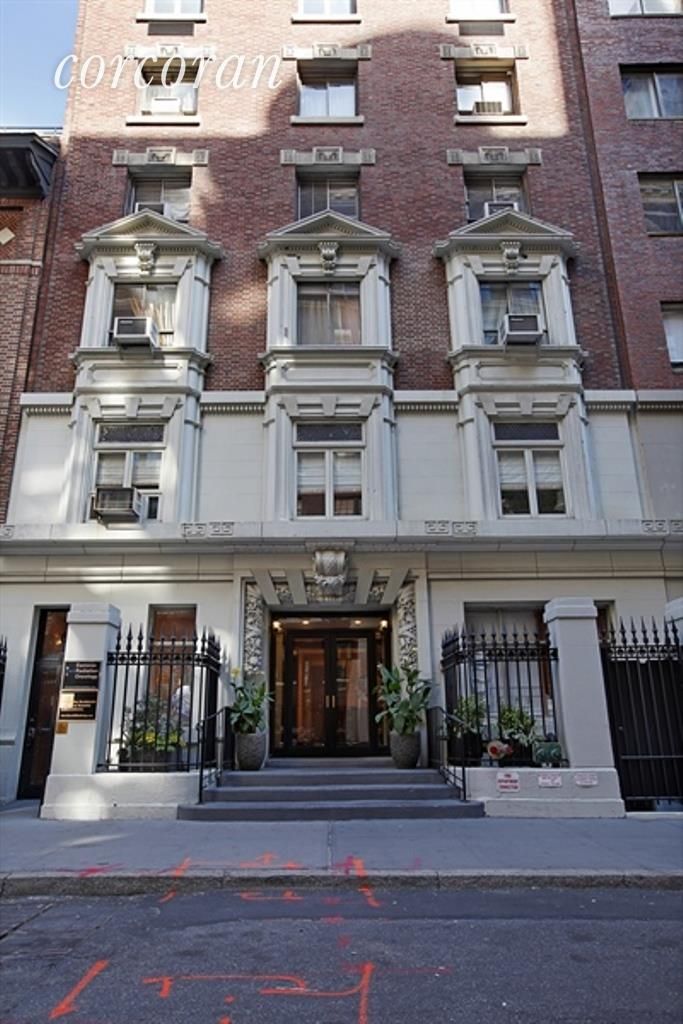 61 East 77th Street